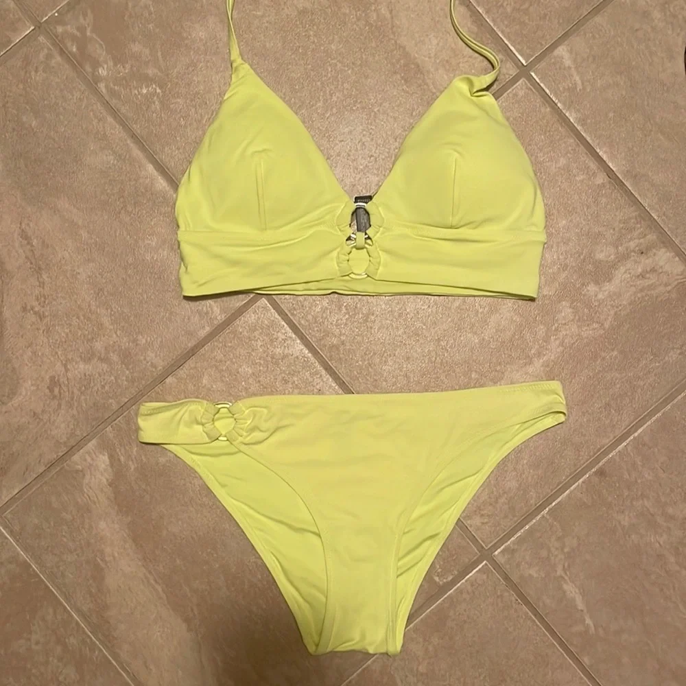 Yellow Bikini - Picture 1 of 3